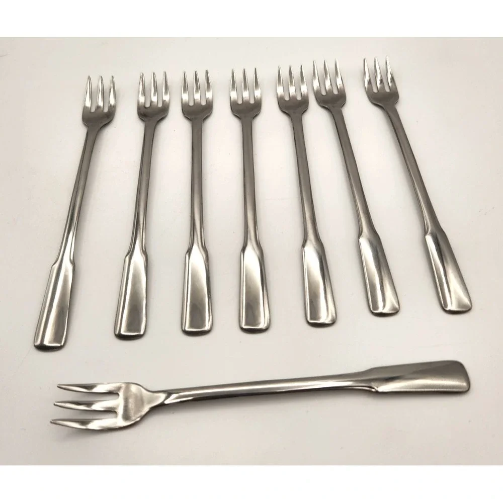 Oneida Wm Rogers Friendship Flatware 8 Seafood Forks Vintage